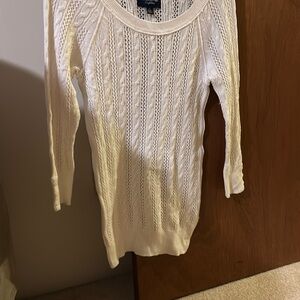Women’s American Eagle Outfitters Cream Knit Sweater Size Small